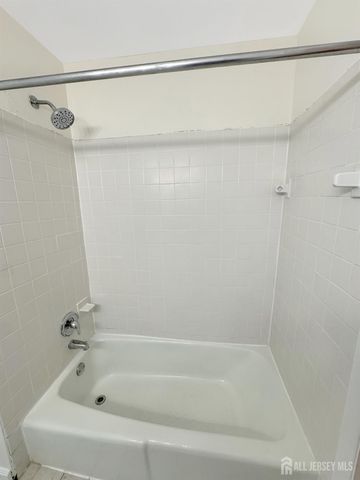 422 Main Street, Metuchen, NJ 08844