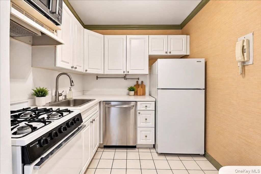 5900 Arlington Avenue 15E, Bronx, NY 10471 — photo 4