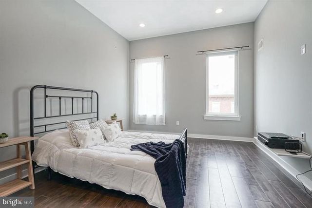 1939 S 6TH ST, Philadelphia, PA 19148