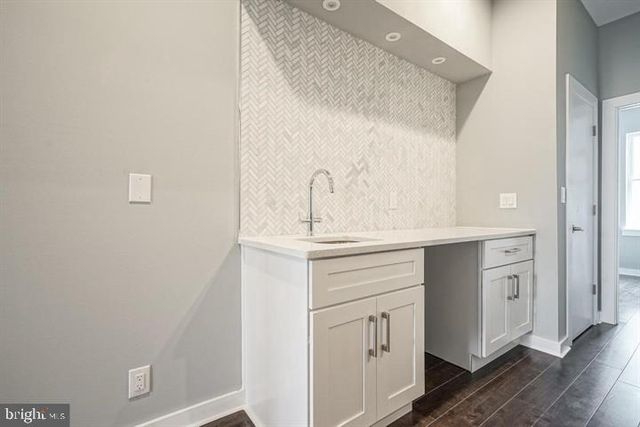 1939 S 6TH ST, Philadelphia, PA 19148