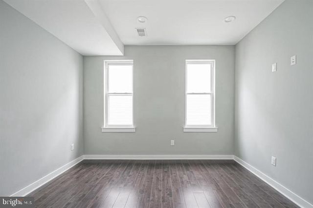 1939 S 6TH ST, Philadelphia, PA 19148