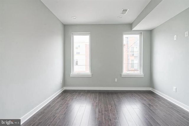 1939 S 6TH ST, Philadelphia, PA 19148