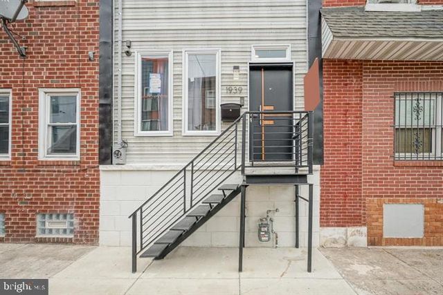 1939 S 6TH ST, Philadelphia, PA 19148