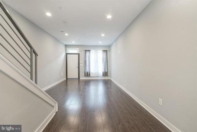 1939 S 6TH ST, Philadelphia, PA 19148