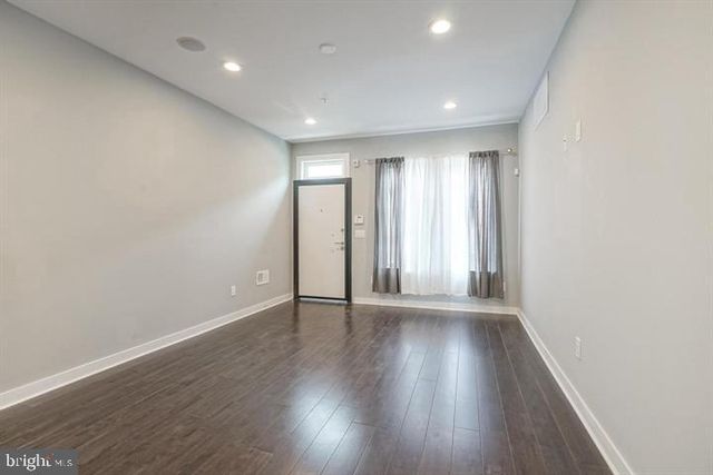 1939 S 6TH ST, Philadelphia, PA 19148