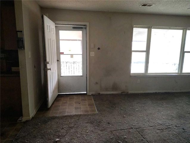 1909 S Ellison Way, Independence, MO 64050