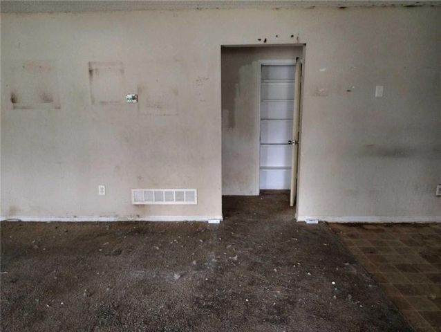 1909 S Ellison Way, Independence, MO 64050