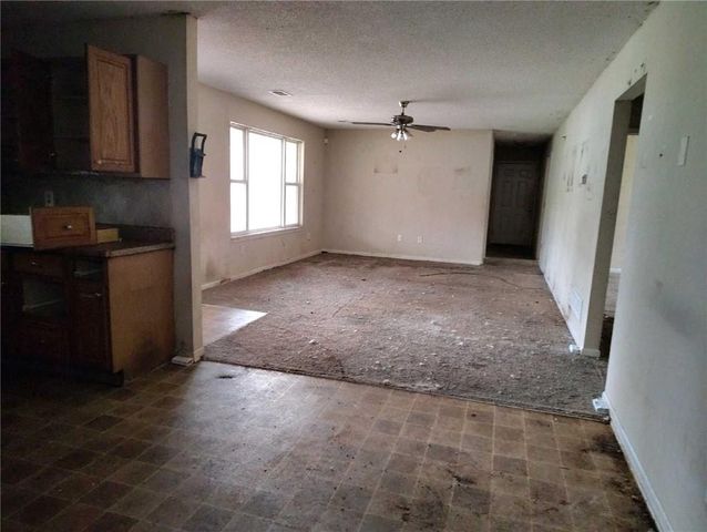 1909 S Ellison Way, Independence, MO 64050