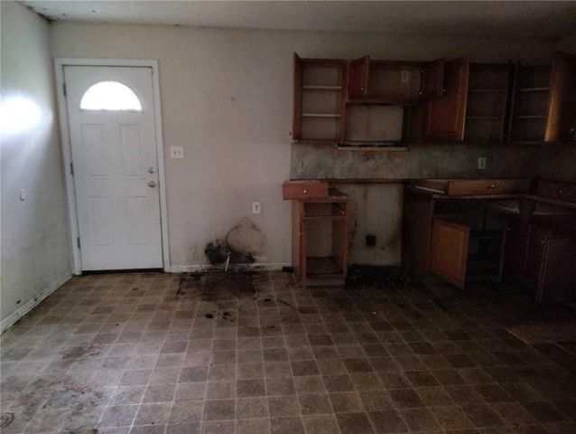 1909 S Ellison Way, Independence, MO 64050