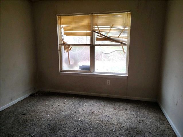 1909 S Ellison Way, Independence, MO 64050