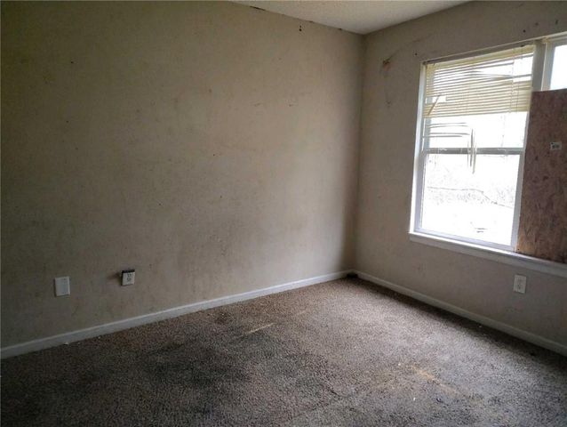 1909 S Ellison Way, Independence, MO 64050