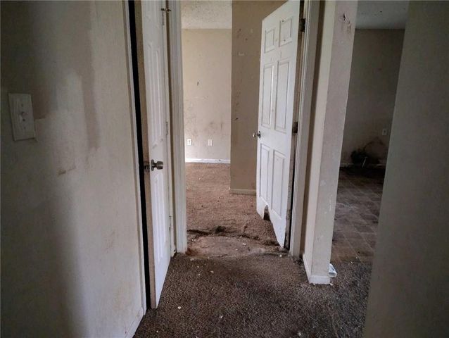 1909 S Ellison Way, Independence, MO 64050