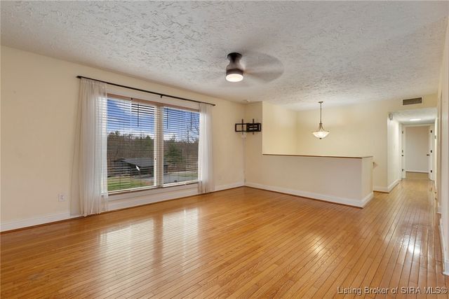 6828 Farnsley Knob Road, Elizabeth, IN 47117