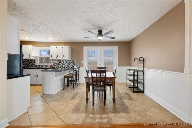 6828 Farnsley Knob Road, Elizabeth, IN 47117