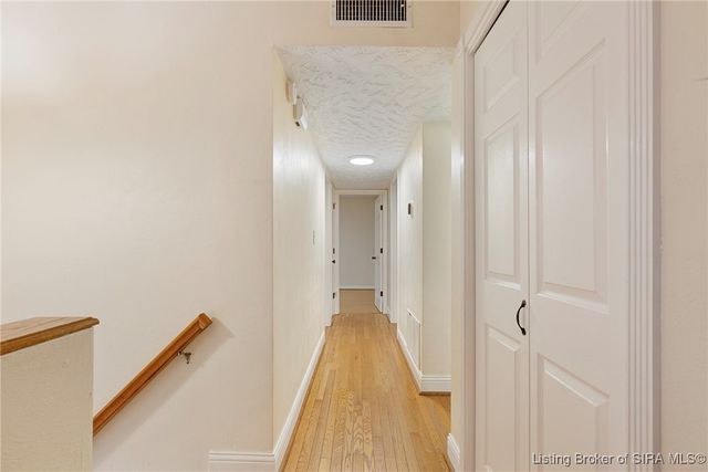 6828 Farnsley Knob Road, Elizabeth, IN 47117