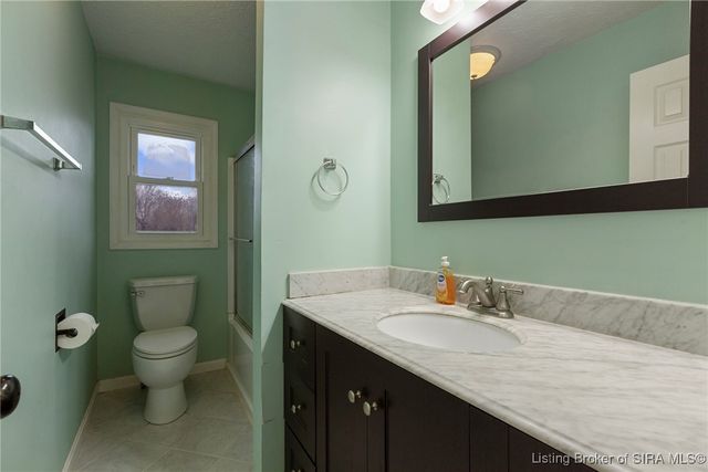 6828 Farnsley Knob Road, Elizabeth, IN 47117