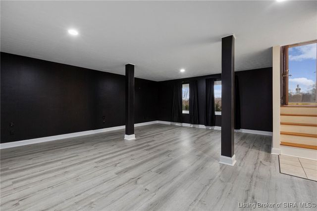 6828 Farnsley Knob Road, Elizabeth, IN 47117