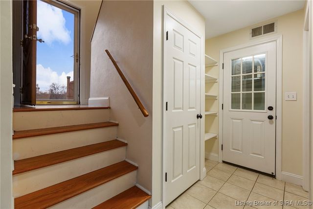 6828 Farnsley Knob Road, Elizabeth, IN 47117