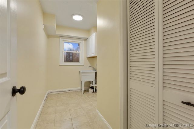 6828 Farnsley Knob Road, Elizabeth, IN 47117