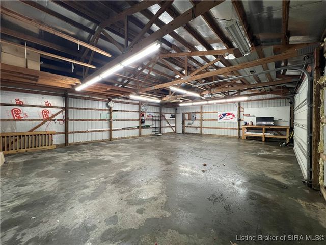 6828 Farnsley Knob Road, Elizabeth, IN 47117