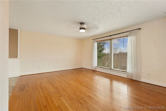 6828 Farnsley Knob Road, Elizabeth, IN 47117