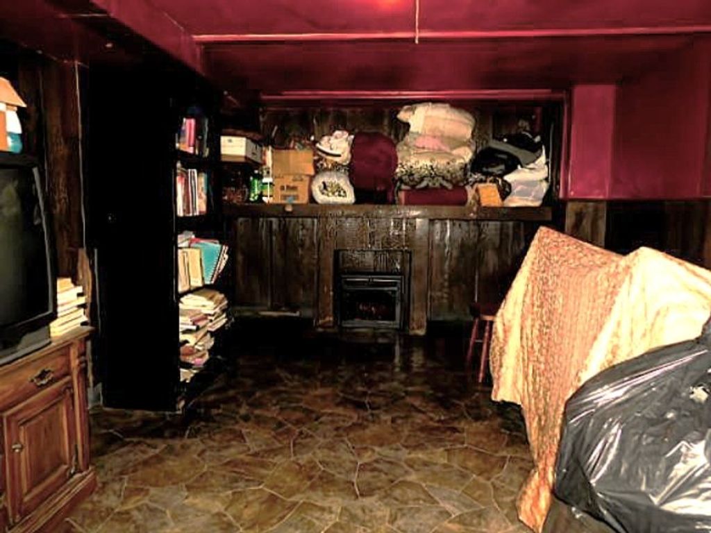 Image 13 of property listing at 1228 Sherman Avenue, Rockford, IL 61101