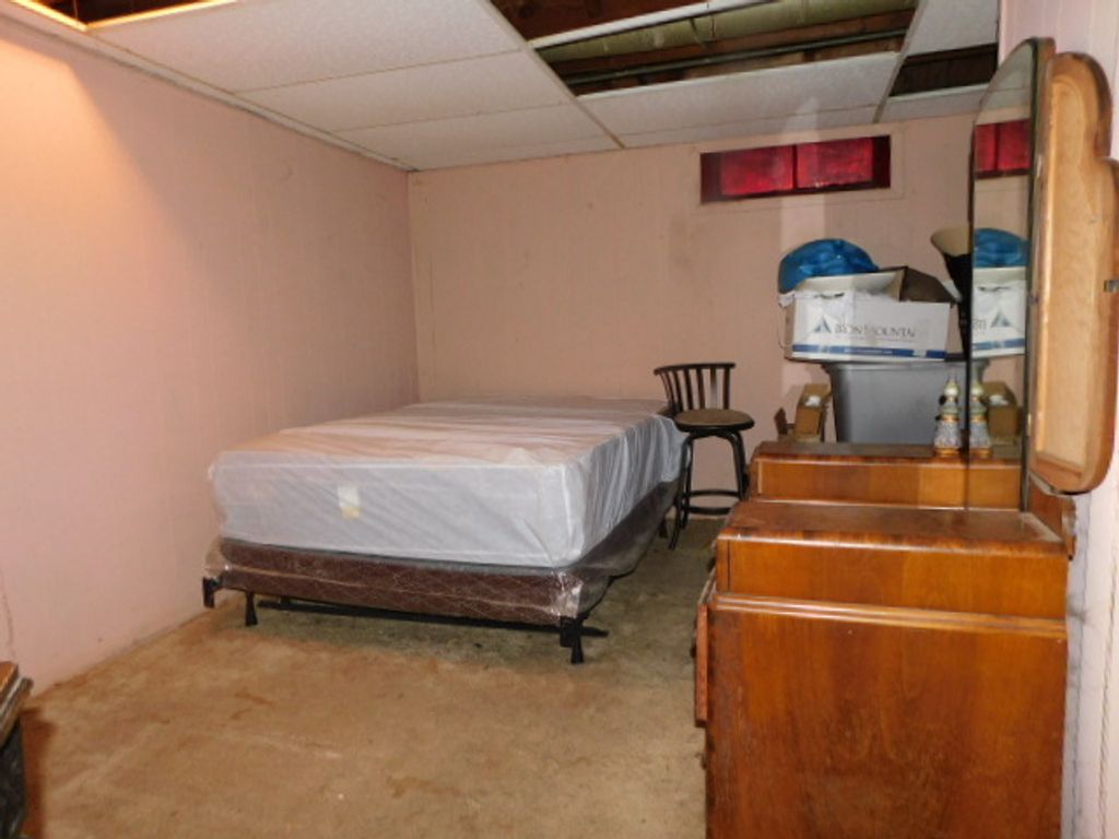 Image 15 of property listing at 1228 Sherman Avenue, Rockford, IL 61101