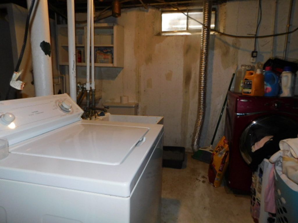 Image 18 of property listing at 1228 Sherman Avenue, Rockford, IL 61101