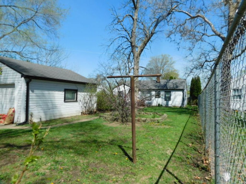Image 20 of property listing at 1228 Sherman Avenue, Rockford, IL 61101
