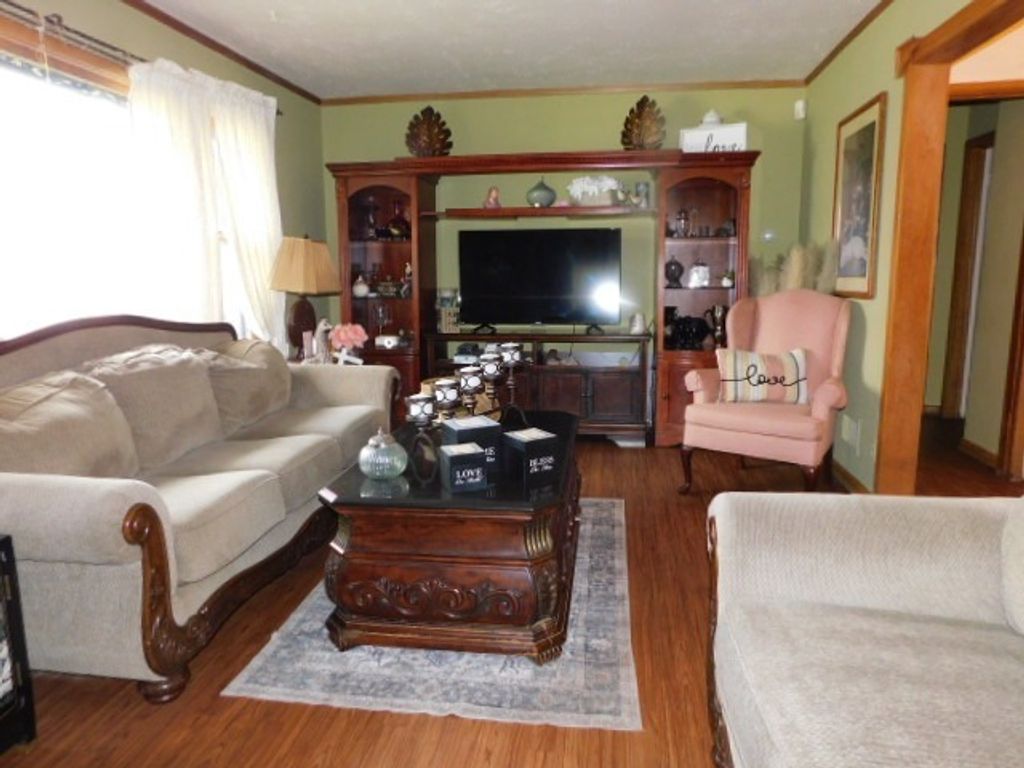 Image 3 of property listing at 1228 Sherman Avenue, Rockford, IL 61101