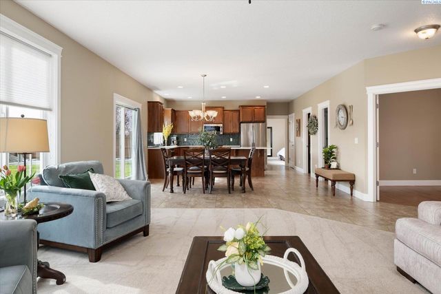 8505 W 9th Ave, Kennewick, WA 99336