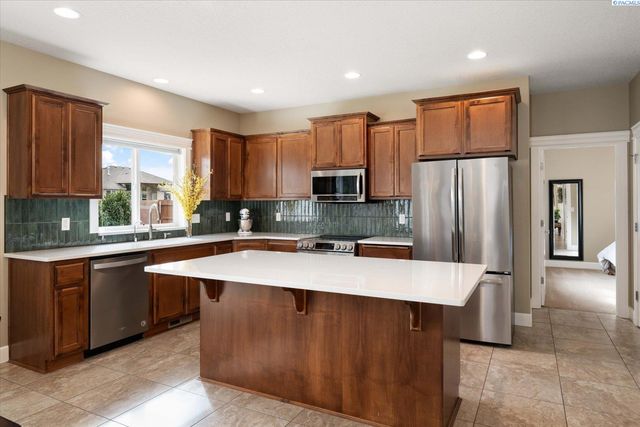 8505 W 9th Ave, Kennewick, WA 99336