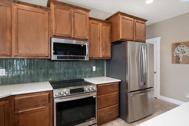 8505 W 9th Ave, Kennewick, WA 99336