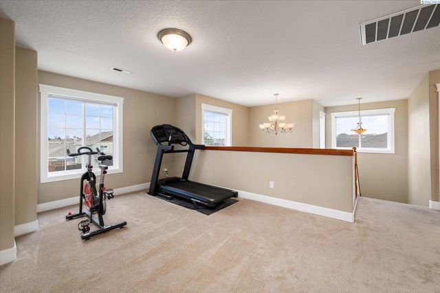 8505 W 9th Ave, Kennewick, WA 99336