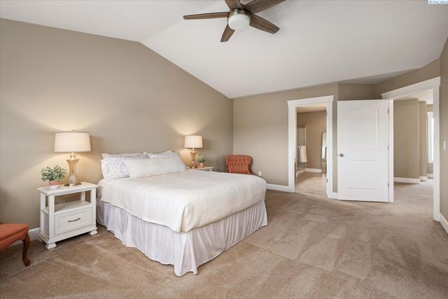 8505 W 9th Ave, Kennewick, WA 99336