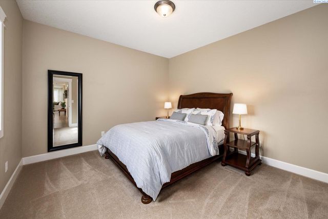 8505 W 9th Ave, Kennewick, WA 99336