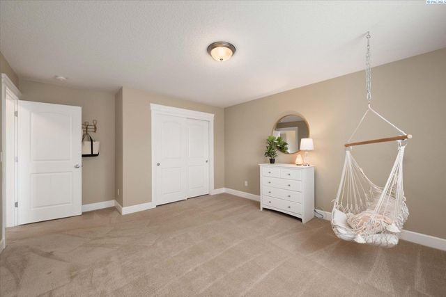 8505 W 9th Ave, Kennewick, WA 99336