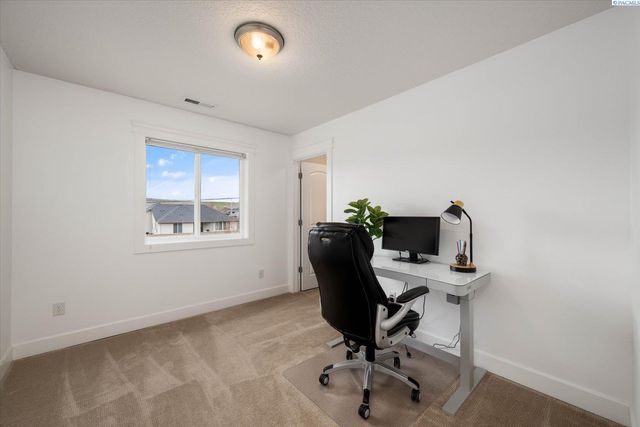 8505 W 9th Ave, Kennewick, WA 99336