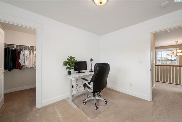 8505 W 9th Ave, Kennewick, WA 99336