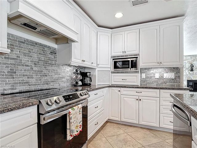 11481 Rebecca CIR, Fort Myers Beach, FL 33931