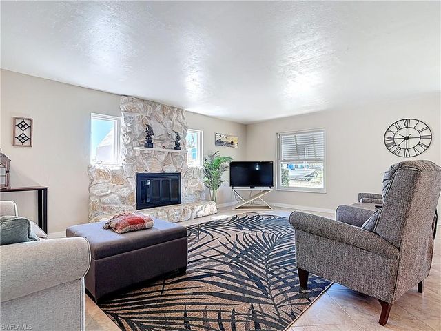 11481 Rebecca CIR, Fort Myers Beach, FL 33931