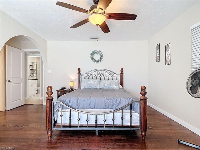 11481 Rebecca CIR, Fort Myers Beach, FL 33931