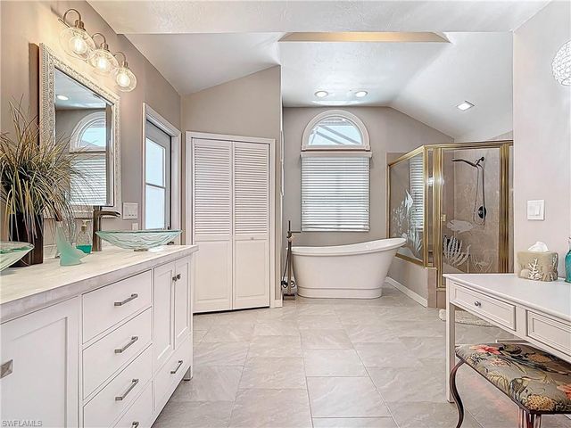 11481 Rebecca CIR, Fort Myers Beach, FL 33931