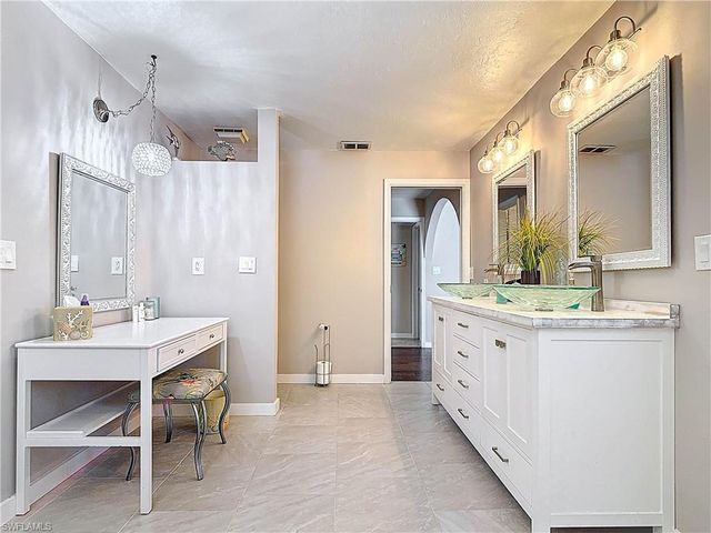 11481 Rebecca CIR, Fort Myers Beach, FL 33931