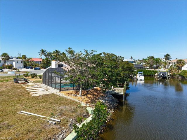 11481 Rebecca CIR, Fort Myers Beach, FL 33931