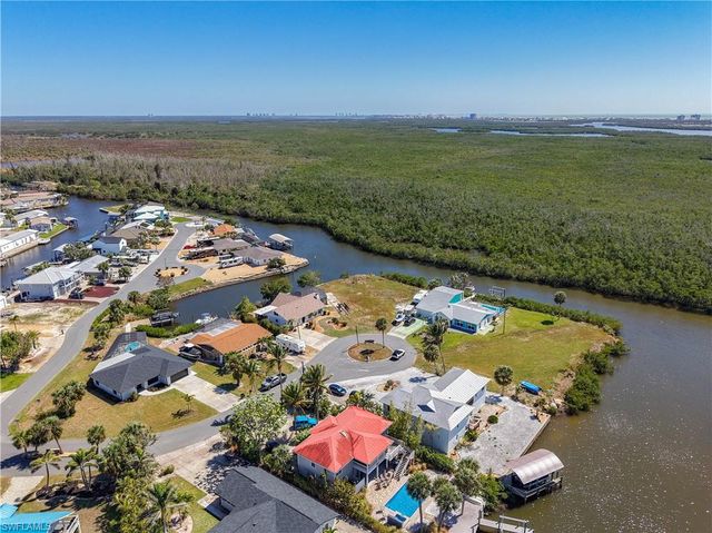 11481 Rebecca CIR, Fort Myers Beach, FL 33931