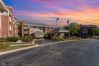 801 N Mclean Boulevard 220, Elgin, IL 60123