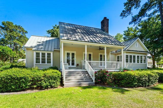 4406 Hitching Post Ln., Murrells Inlet, SC 29576