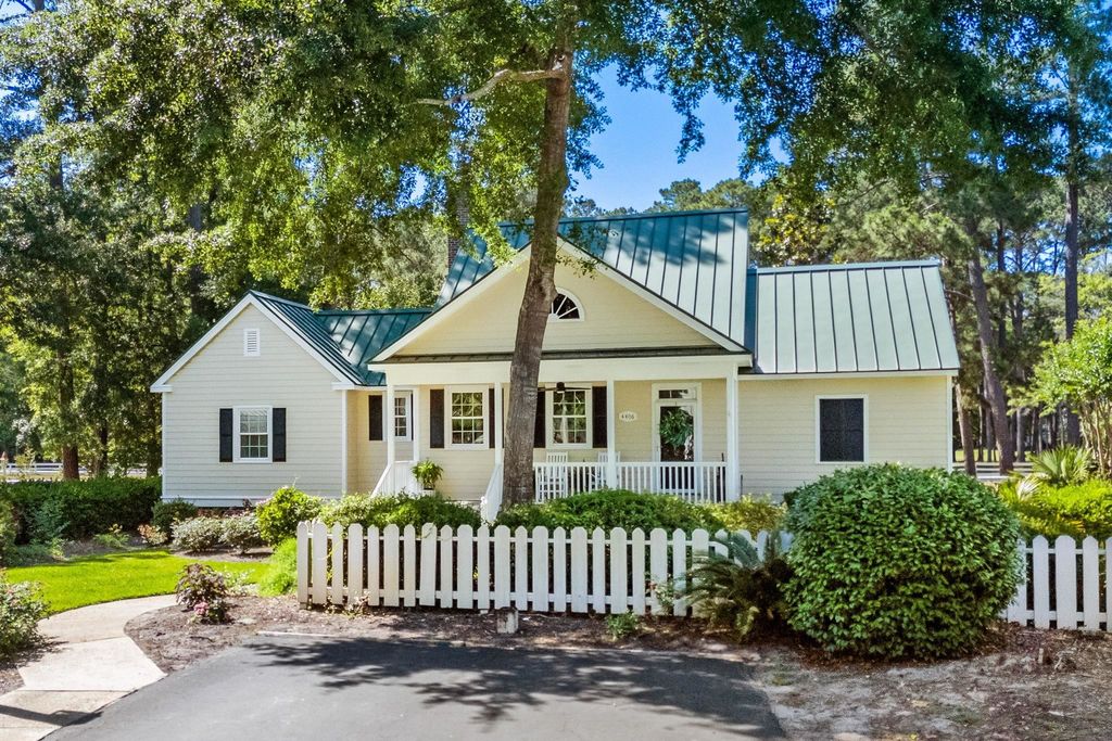 4406 Hitching Post Ln., Murrells Inlet, SC 29576