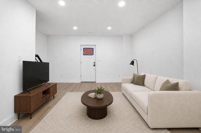 6621 N UBER ST, Philadelphia, PA 19138